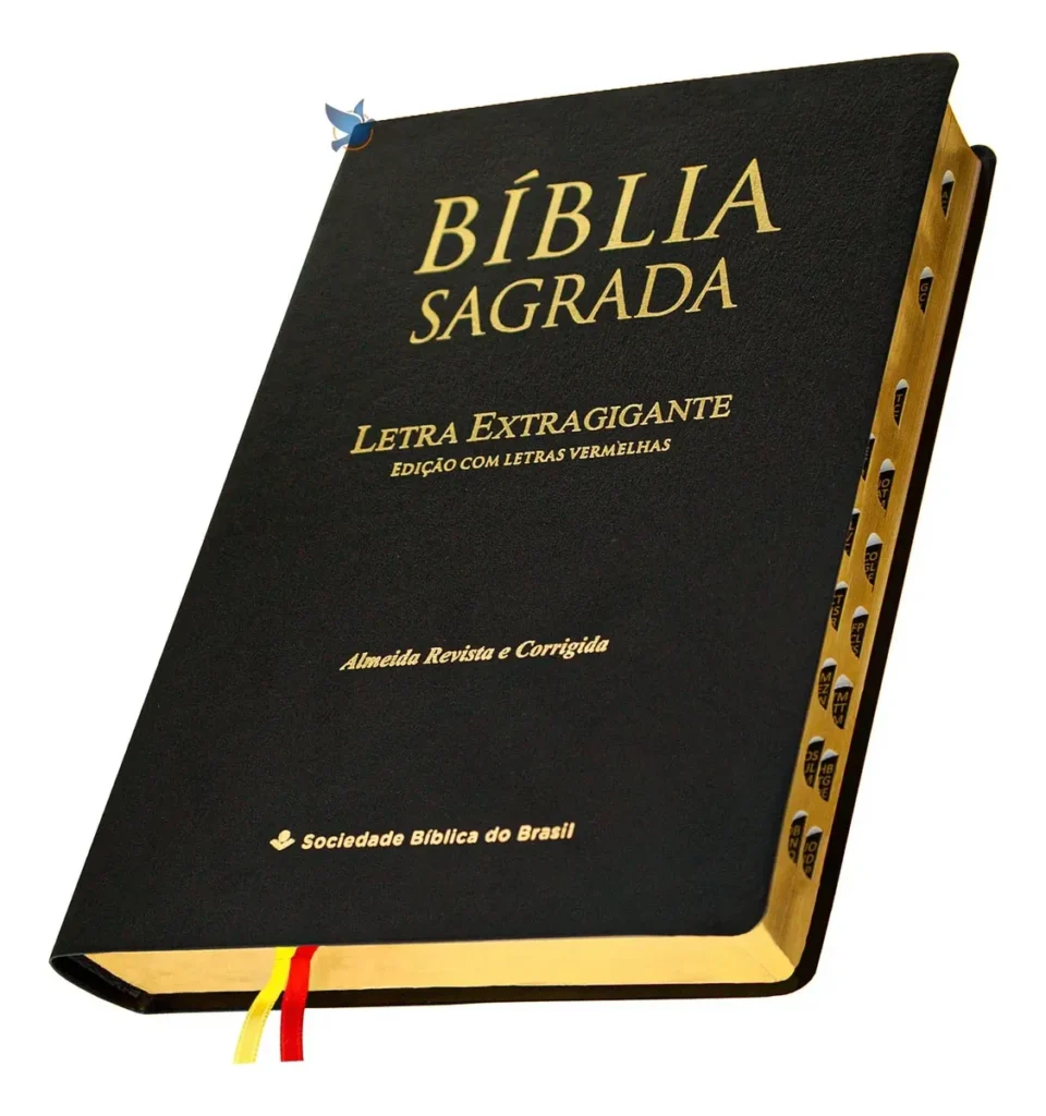 Bíblia Sagrada preta com letra extragigante e edição com letras vermelhas da Sociedade Bíblica do Brasil.